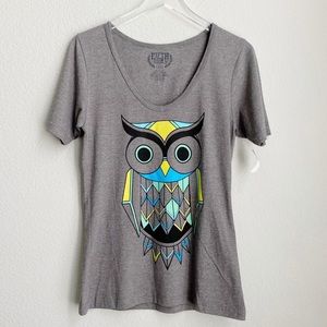 Fifth Sun Gray t-shirt with tribal owl design L